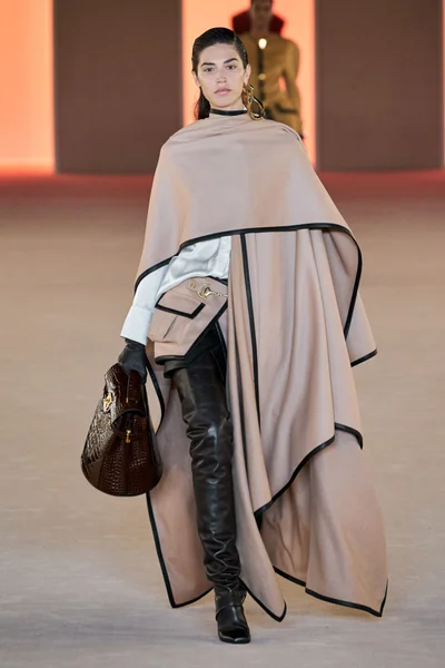 Look 7